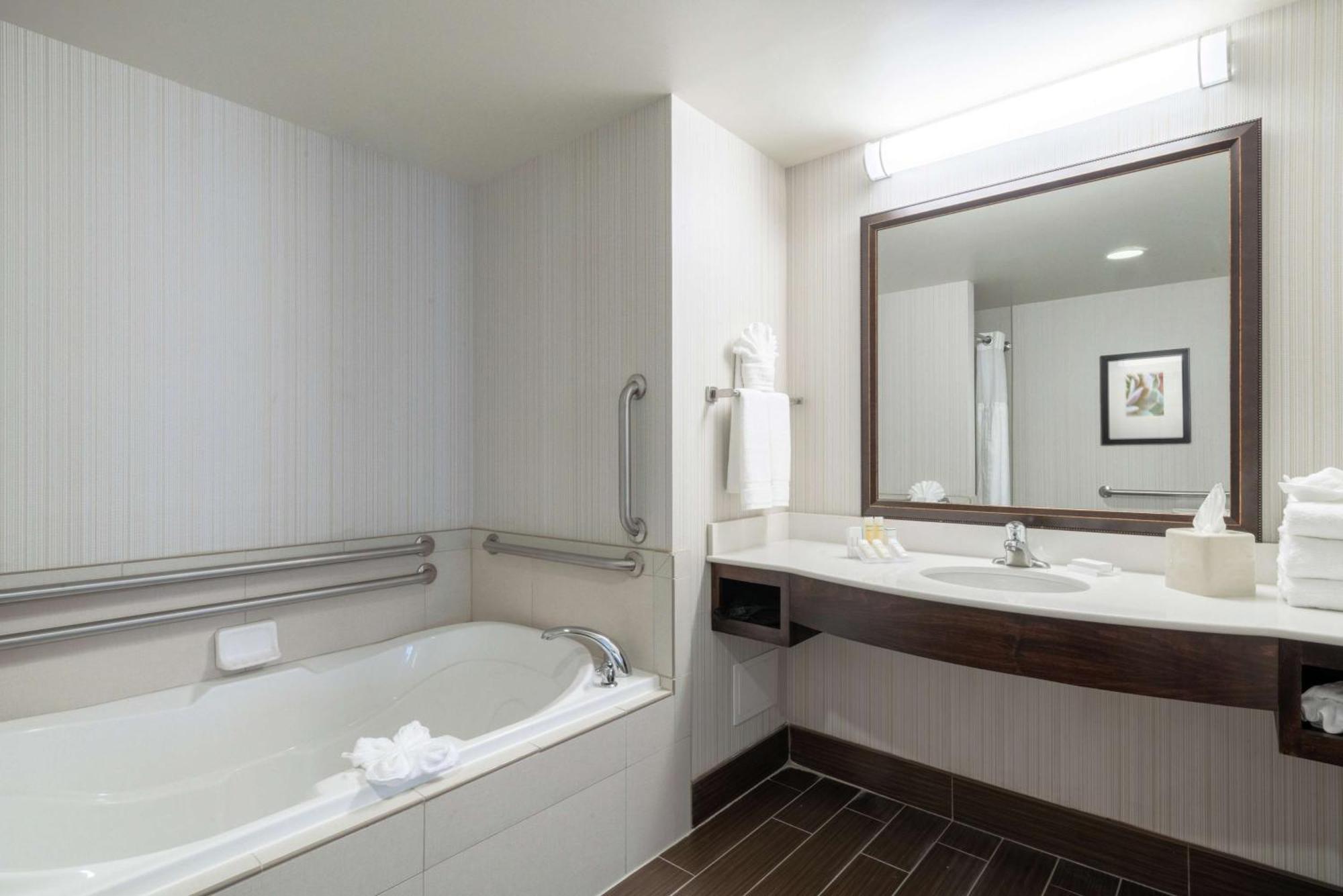 Hilton Garden Inn Valley Forge/Oaks Exterior photo